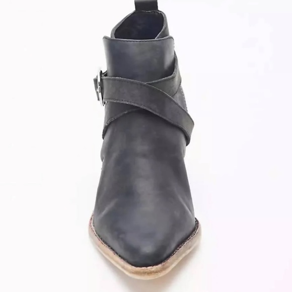 Free People Back Loop Ankle Boots Washed Black - Picture 2 of 9